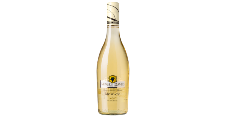 MOGEN DAVID MOSCATO SEMI SWEET WINE 11% 750ML